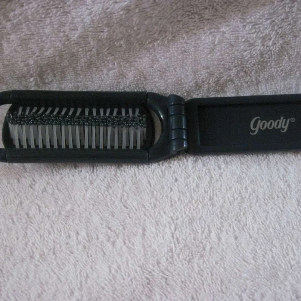 Goody Compact Collapsible Pocket Travel Purse Brush Old Style Pop Open Case 2004